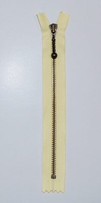 28-0345 Lynlås YKK 4 mm antik messing_duset gul